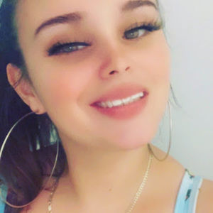 Meet your Posher, Caitlin